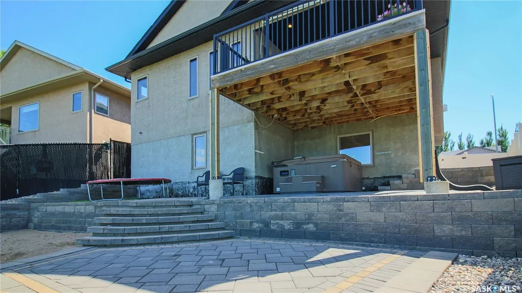8095 Fairways West Drive Regina SK S4Y 0A4