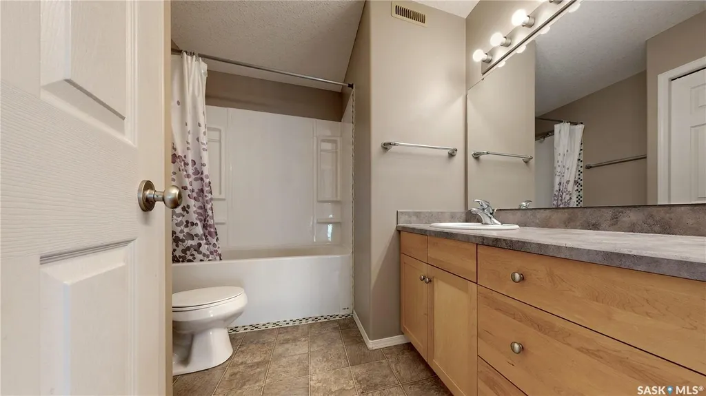 7058 Wascana Cove Drive Regina SK S4V 3E9