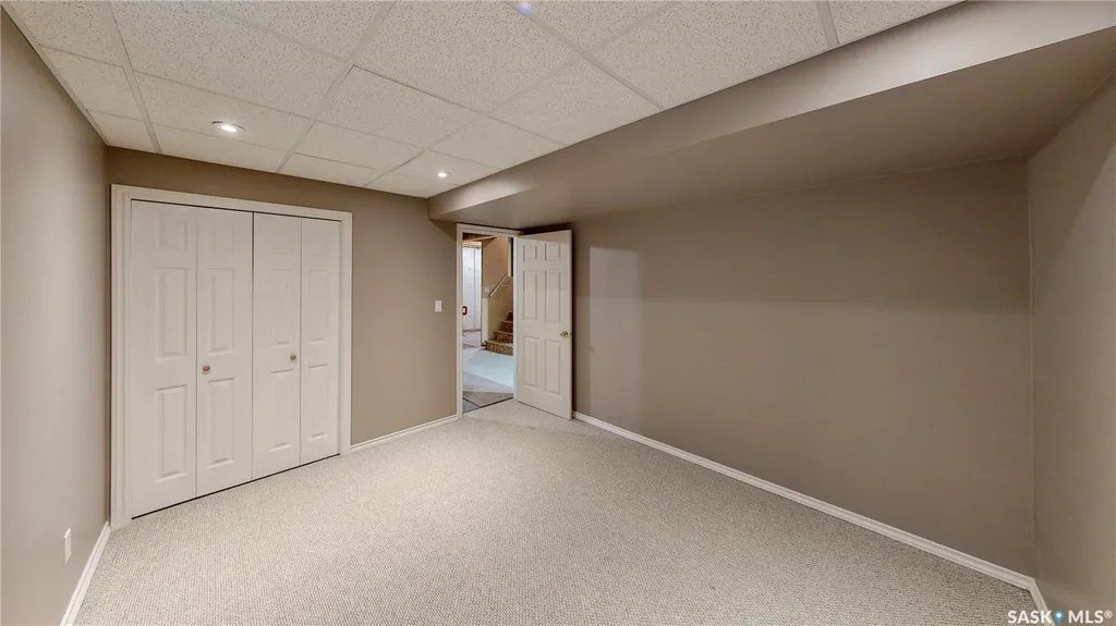 7058 Wascana Cove Drive Regina SK S4V 3E9