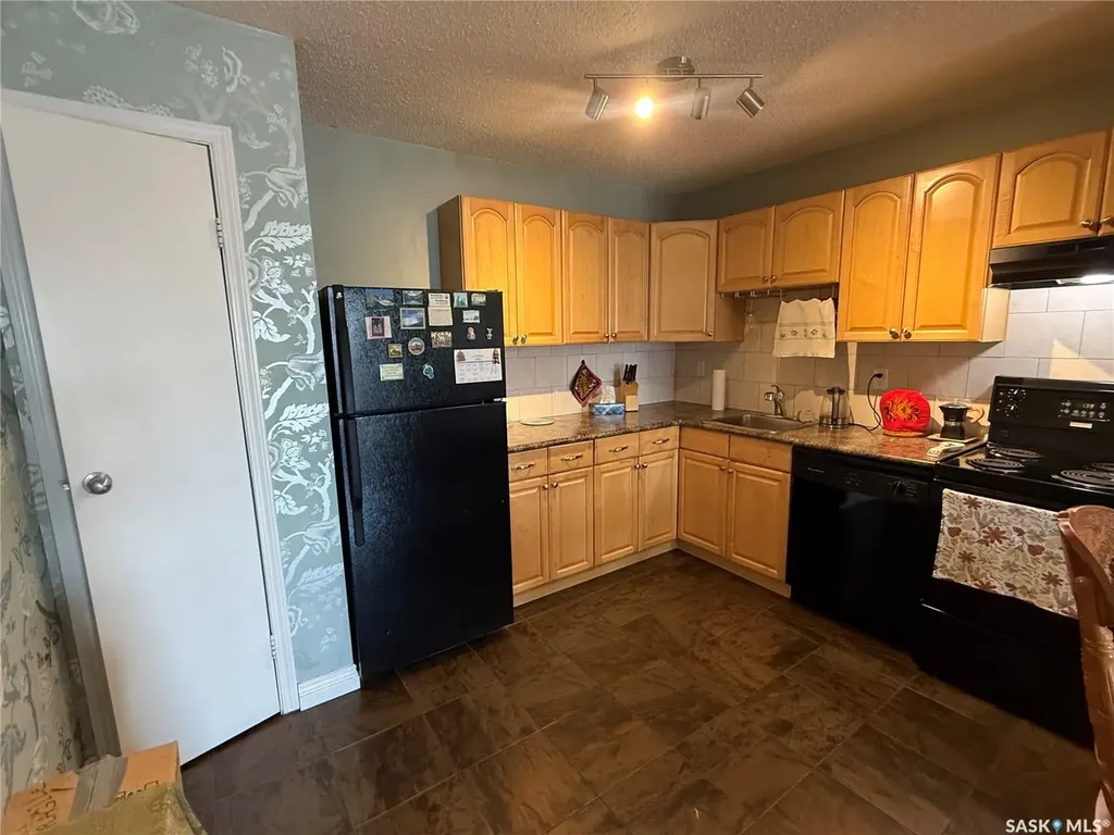 522 X Avenue S Saskatoon SK S7M 4X9