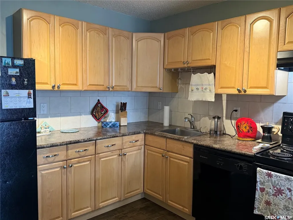 522 X Avenue S Saskatoon SK S7M 4X9