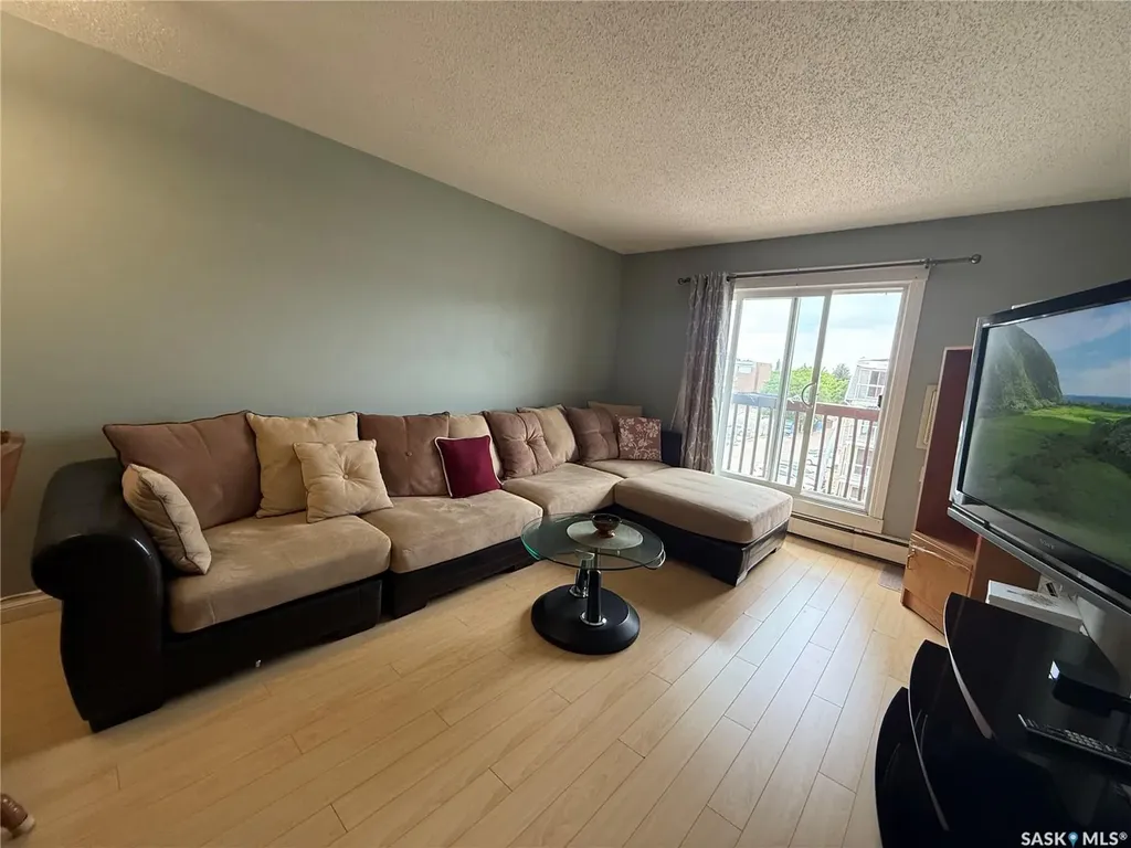 522 X Avenue S Saskatoon SK S7M 4X9