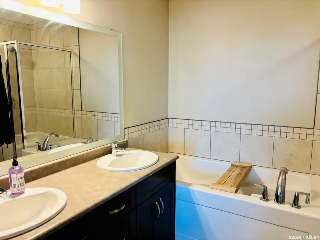 255 Eaton Crescent Saskatoon SK S7V 0H4