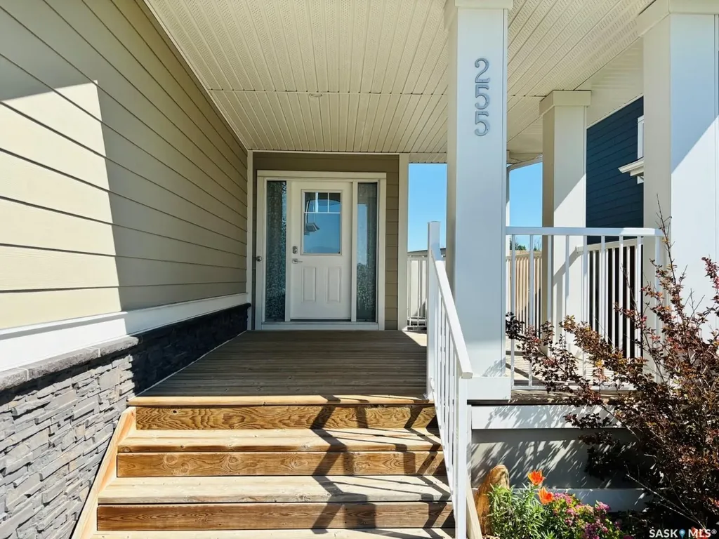 255 Eaton Crescent Saskatoon SK S7V 0H4