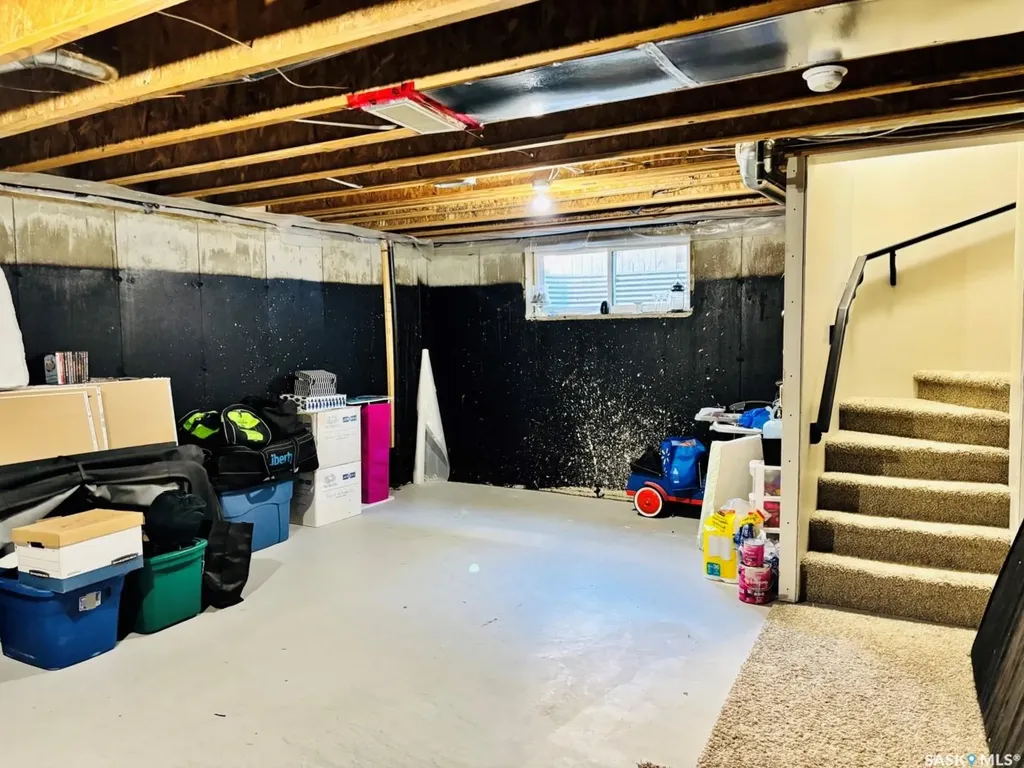 255 Eaton Crescent Saskatoon SK S7V 0H4
