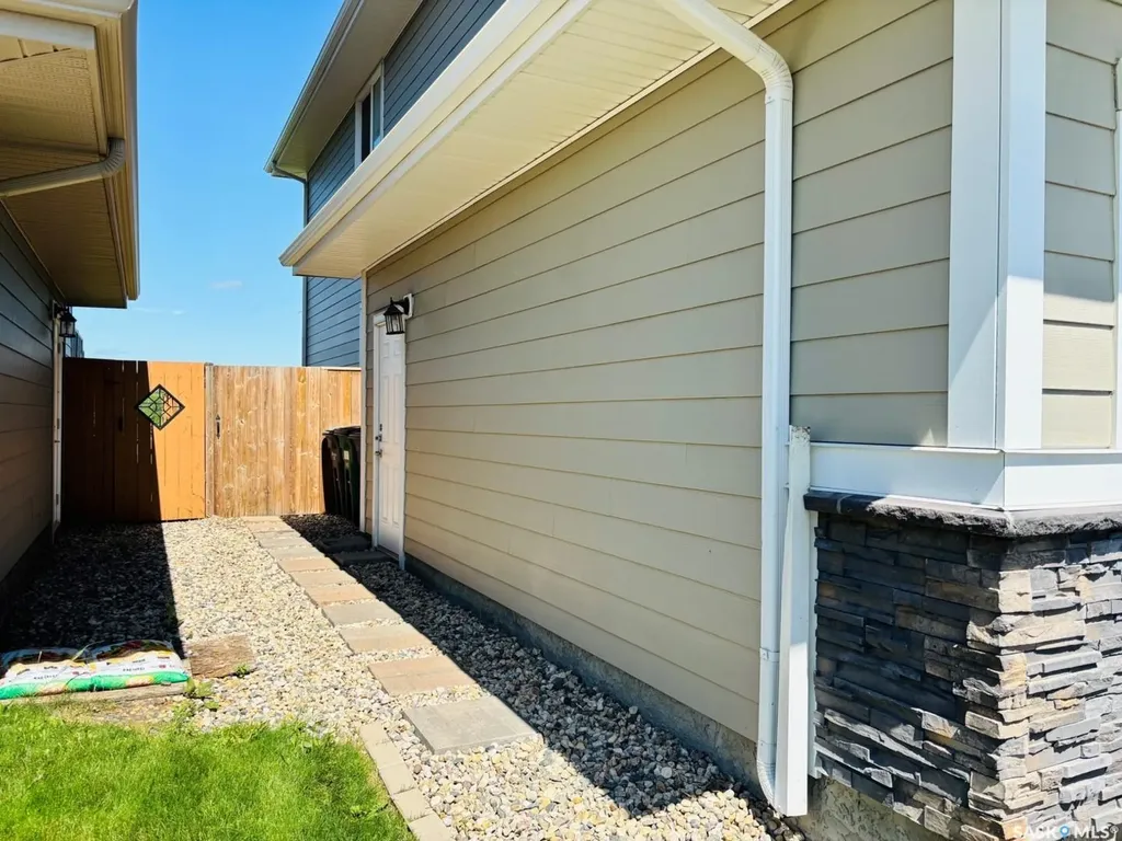 255 Eaton Crescent Saskatoon SK S7V 0H4