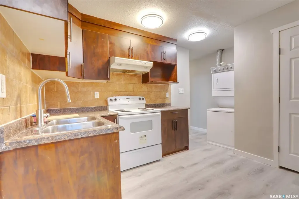 741 Garnet Street Regina SK S4T 2X2