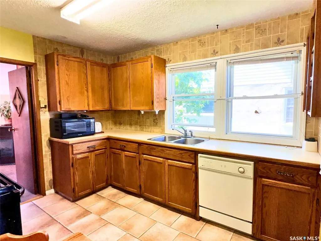 249 6th Street E Prince Albert SK S6V 0M9