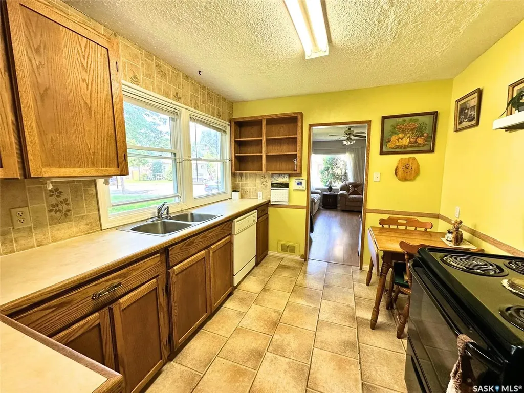 249 6th Street E Prince Albert SK S6V 0M9
