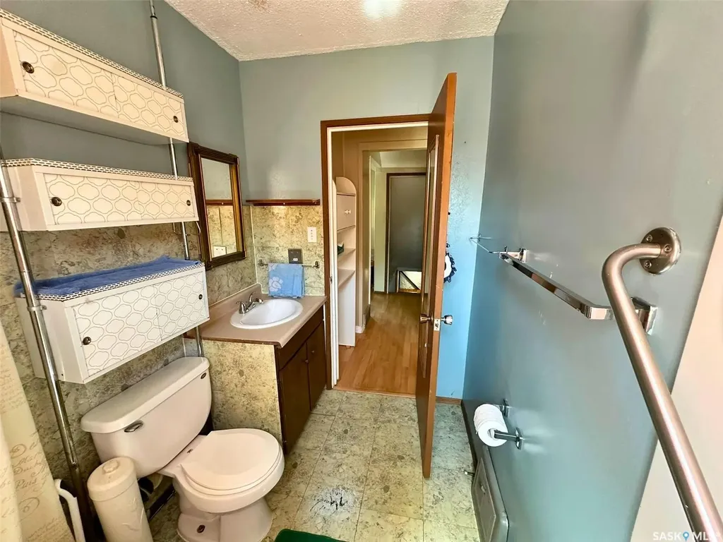 249 6th Street E Prince Albert SK S6V 0M9
