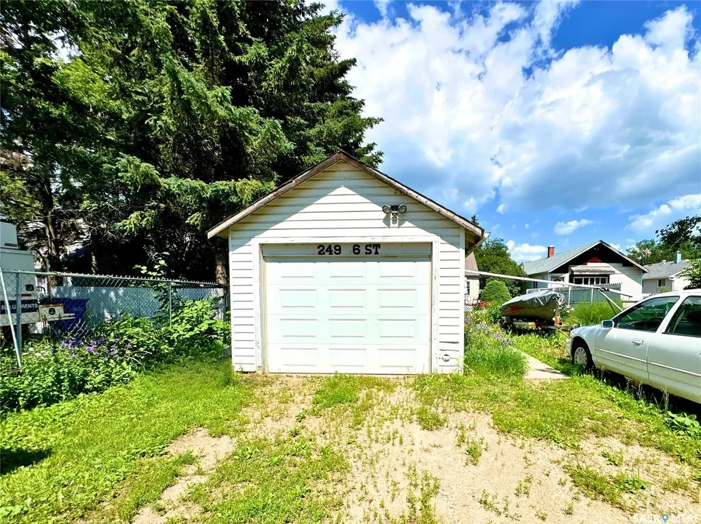 249 6th Street E Prince Albert SK S6V 0M9