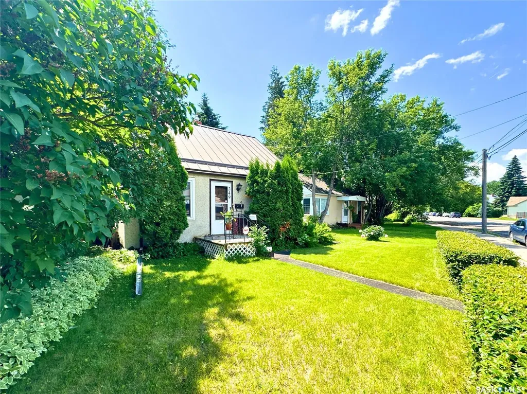 249 6th Street E Prince Albert SK S6V 0M9