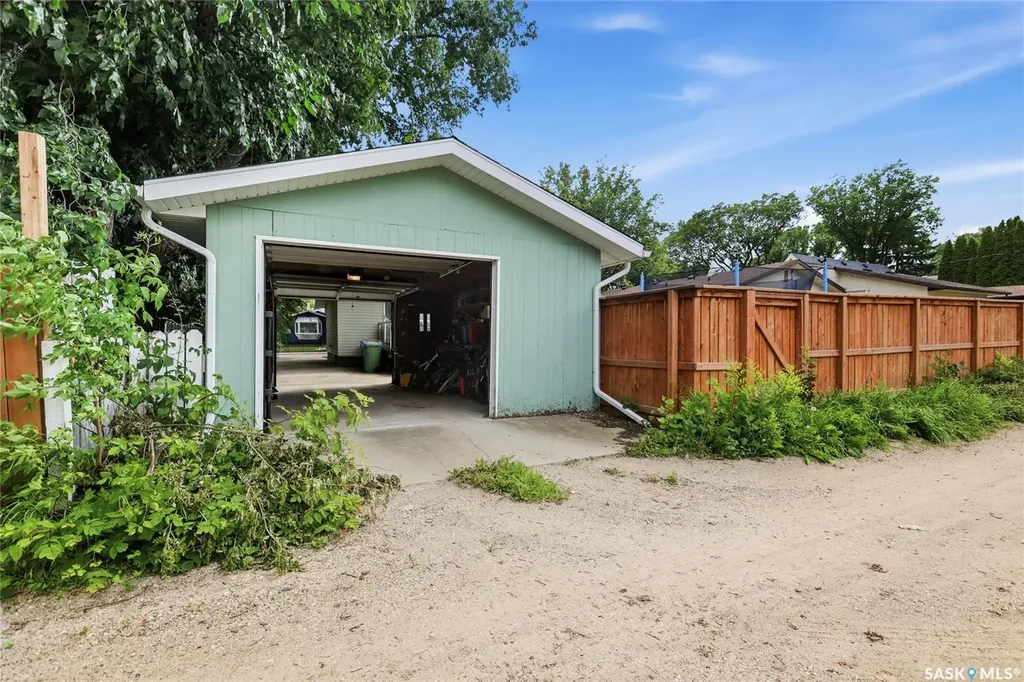80 Cameron Crescent Regina SK S4S 2X2