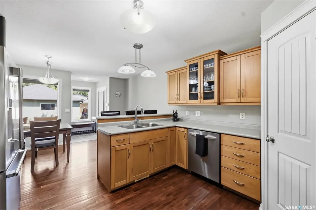 217 Isabella Street E Saskatoon SK S7J 0B2