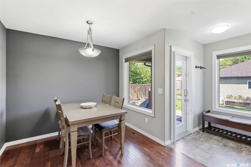 217 Isabella Street E Saskatoon SK S7J 0B2