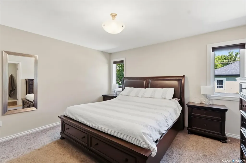 217 Isabella Street E Saskatoon SK S7J 0B2
