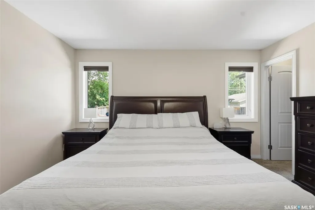 217 Isabella Street E Saskatoon SK S7J 0B2