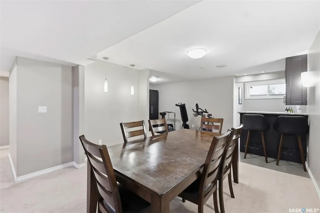 217 Isabella Street E Saskatoon SK S7J 0B2