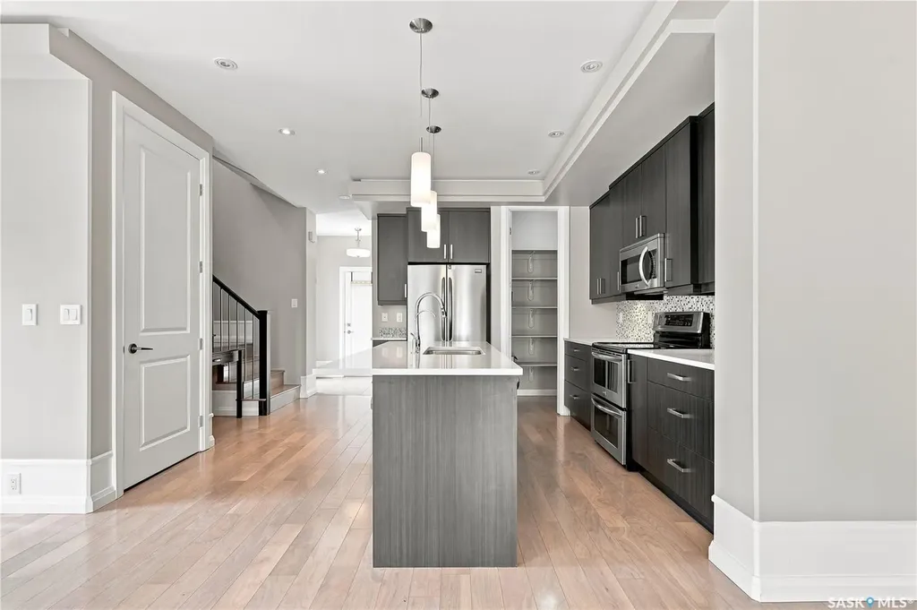 1623 Broadway Avenue Saskatoon SK S7H 2B2
