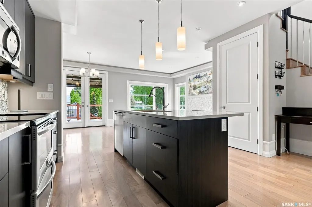 1623 Broadway Avenue Saskatoon SK S7H 2B2