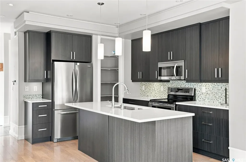 1623 Broadway Avenue Saskatoon SK S7H 2B2
