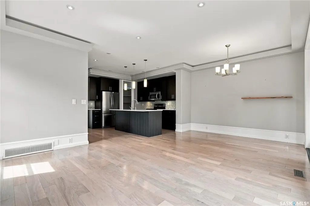 1623 Broadway Avenue Saskatoon SK S7H 2B2