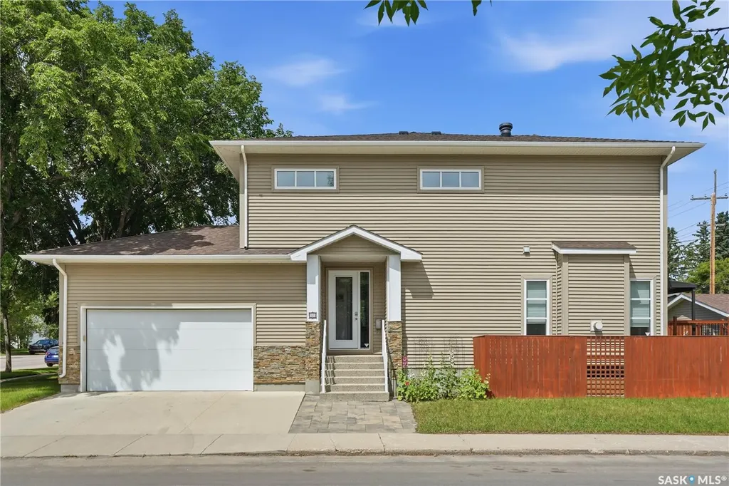 1623 Broadway Avenue Saskatoon SK S7H 2B2