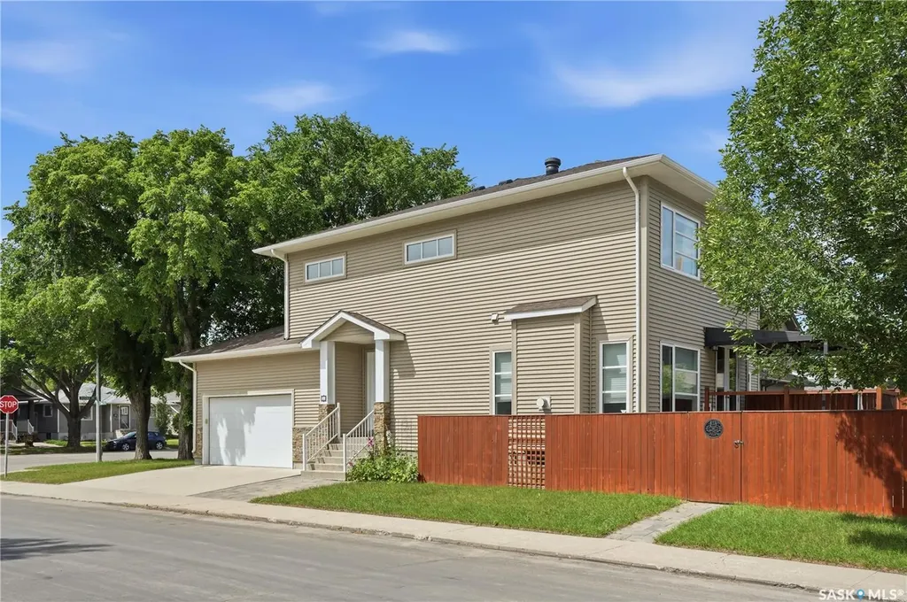 1623 Broadway Avenue Saskatoon SK S7H 2B2