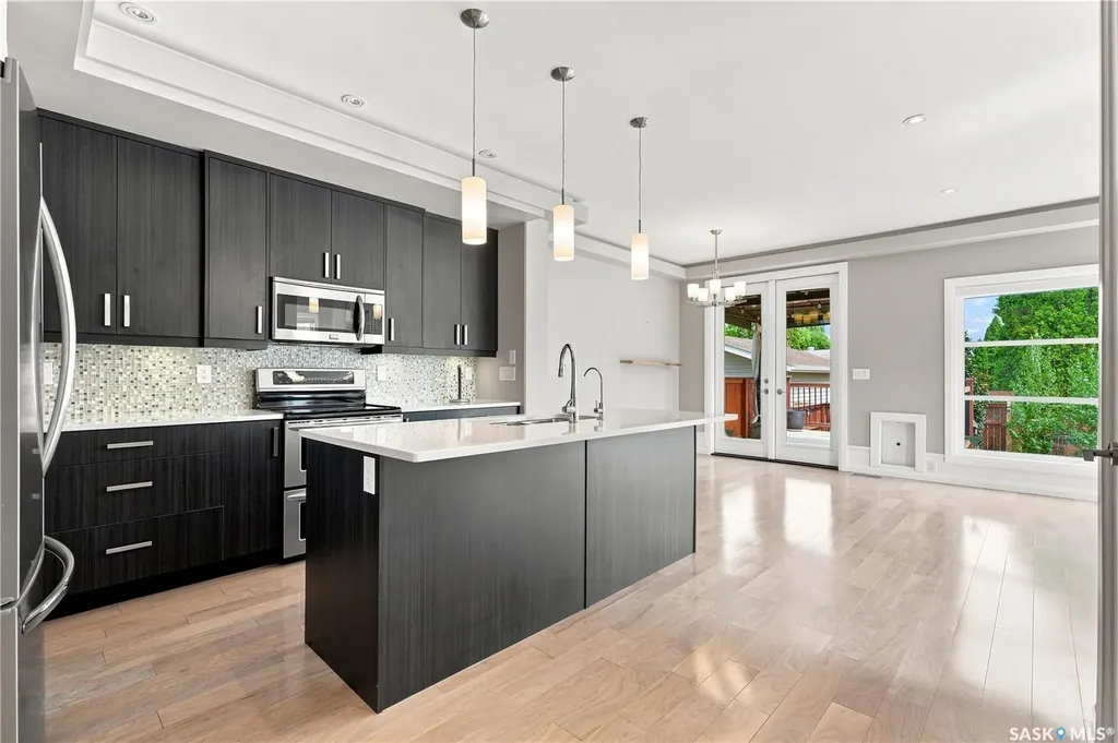 1623 Broadway Avenue Saskatoon SK S7H 2B2