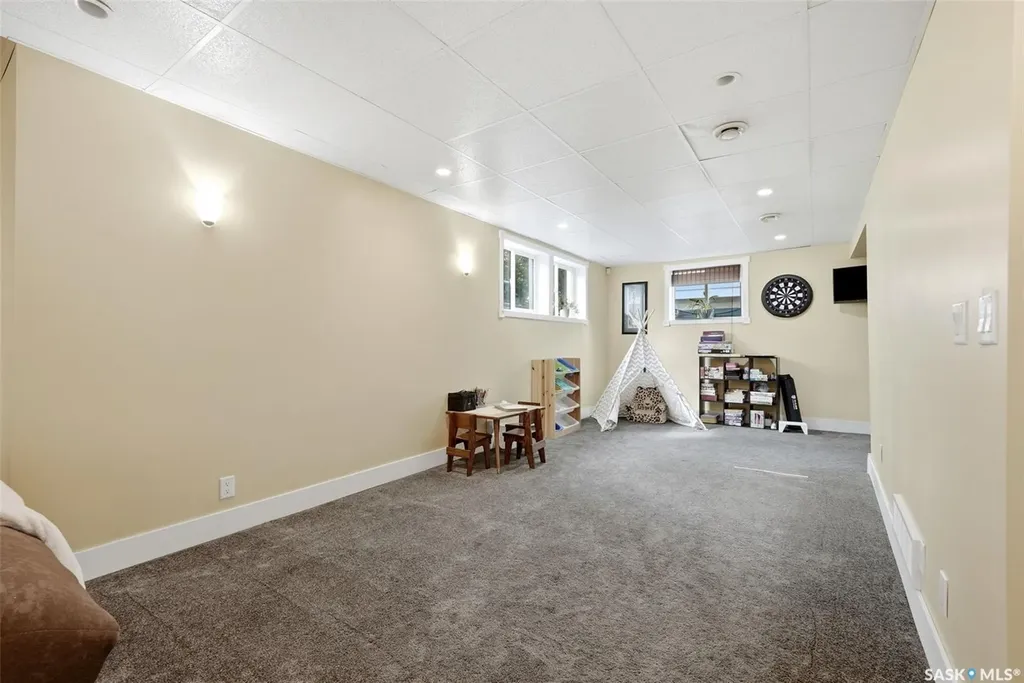 408 Mullin Avenue E Regina SK S4N 1C7