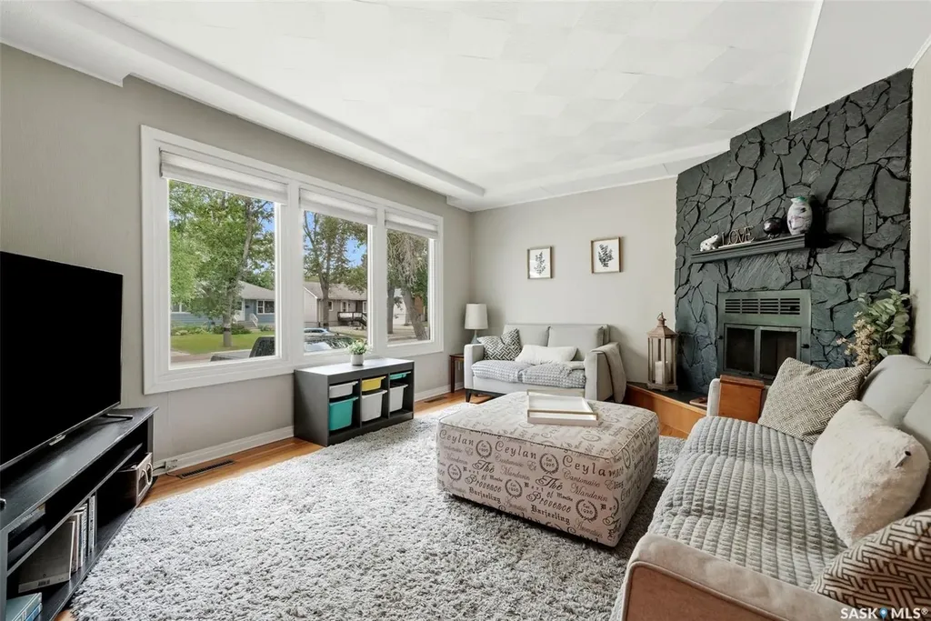408 Mullin Avenue E Regina SK S4N 1C7