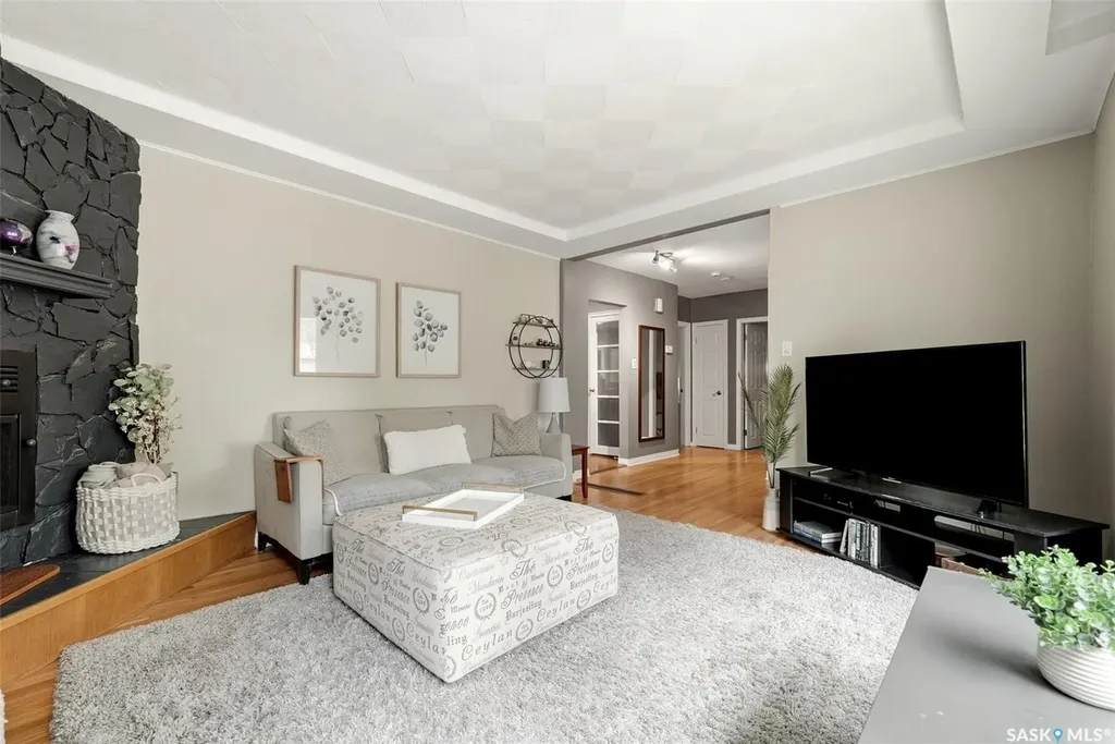 408 Mullin Avenue E Regina SK S4N 1C7