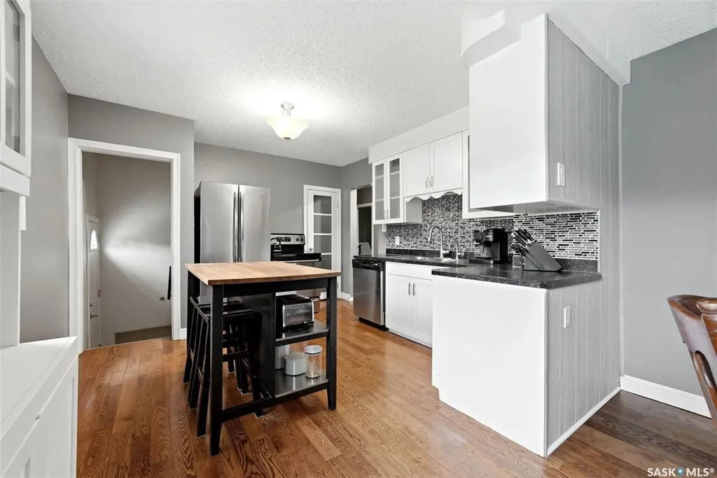 408 Mullin Avenue E Regina SK S4N 1C7