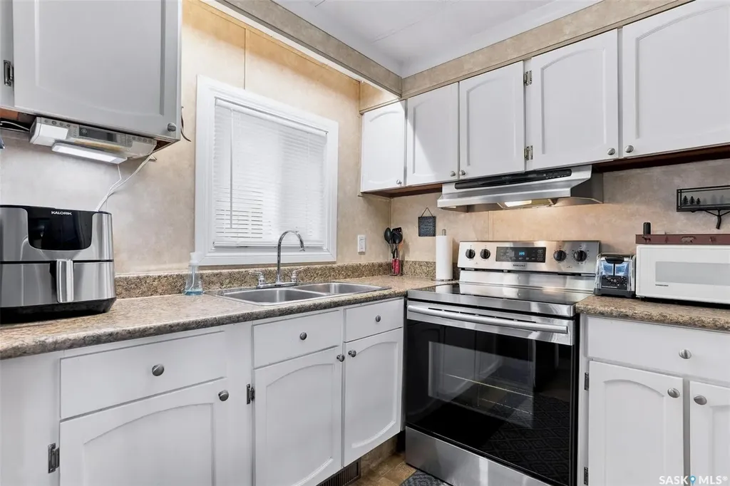 219 Grant Street Saskatoon SK S7N 2A5