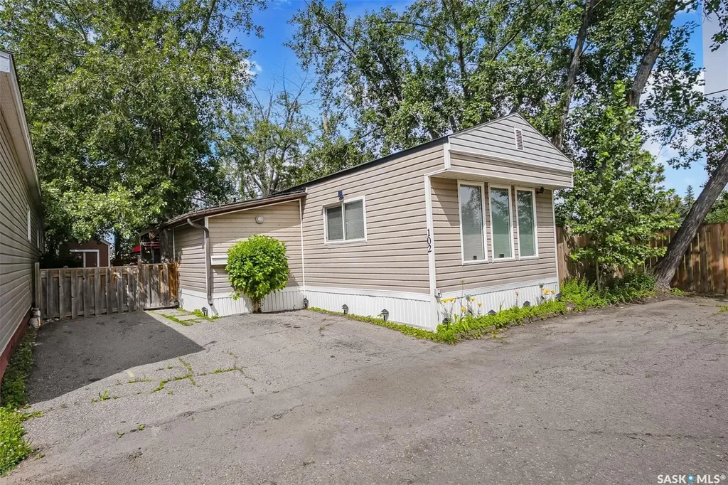 219 Grant Street Saskatoon SK S7N 2A5