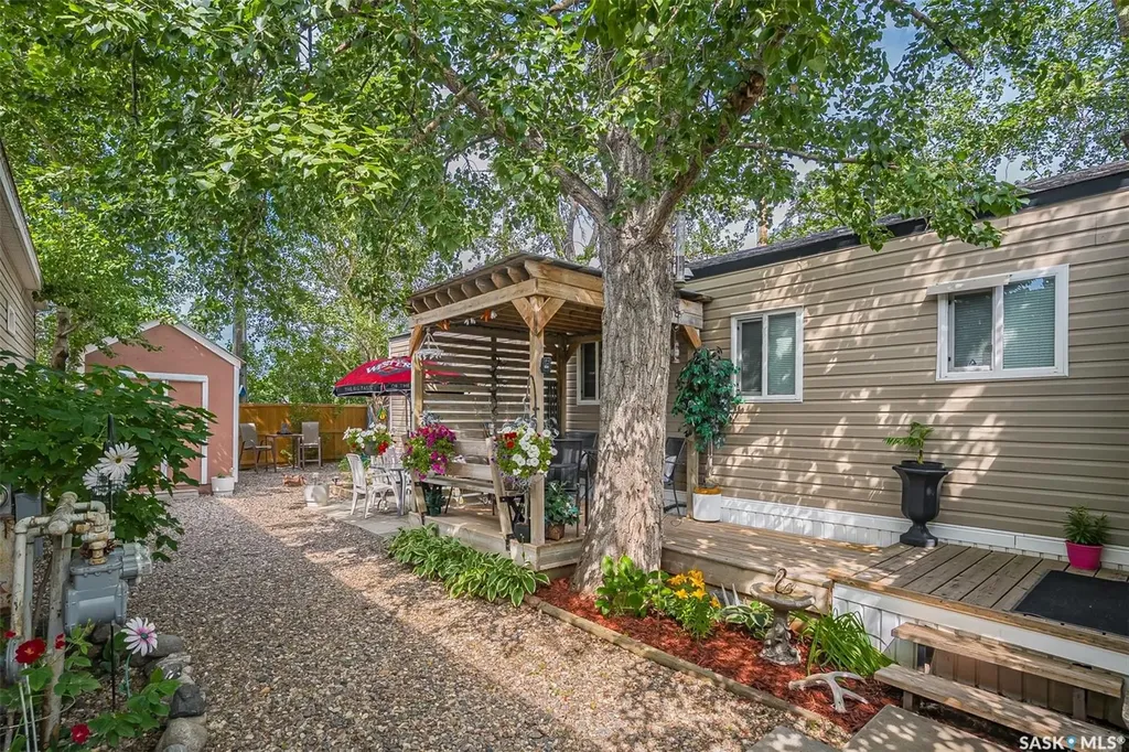 219 Grant Street Saskatoon SK S7N 2A5