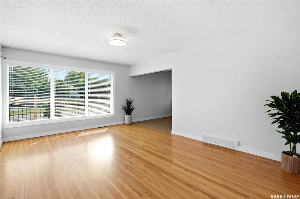 1308 Preston Avenue S Saskatoon SK S7H 2V4