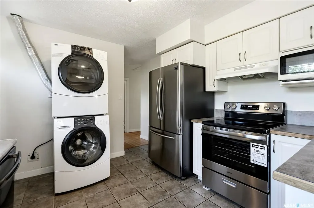1308 Preston Avenue S Saskatoon SK S7H 2V4