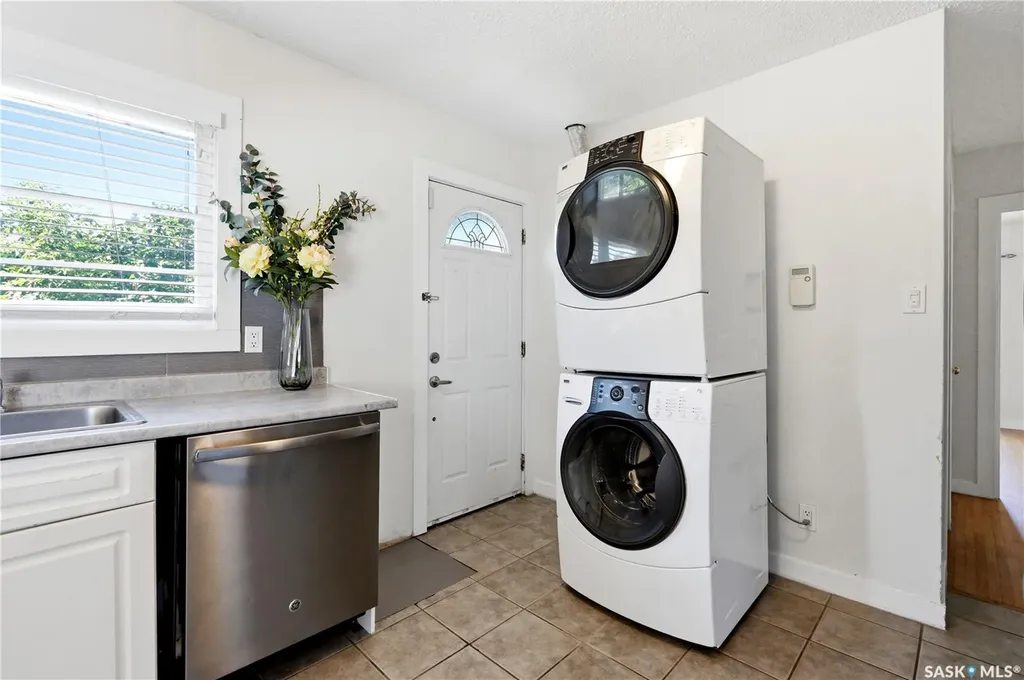 1308 Preston Avenue S Saskatoon SK S7H 2V4