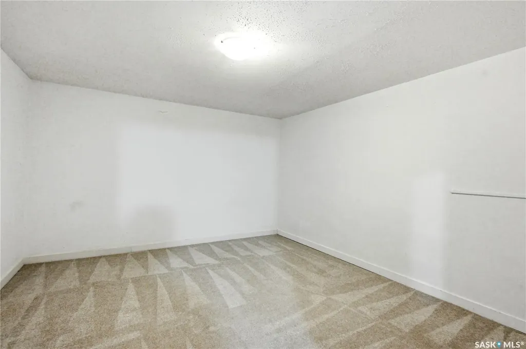 1308 Preston Avenue S Saskatoon SK S7H 2V4