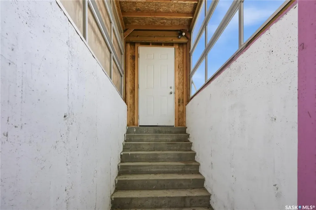1308 Preston Avenue S Saskatoon SK S7H 2V4