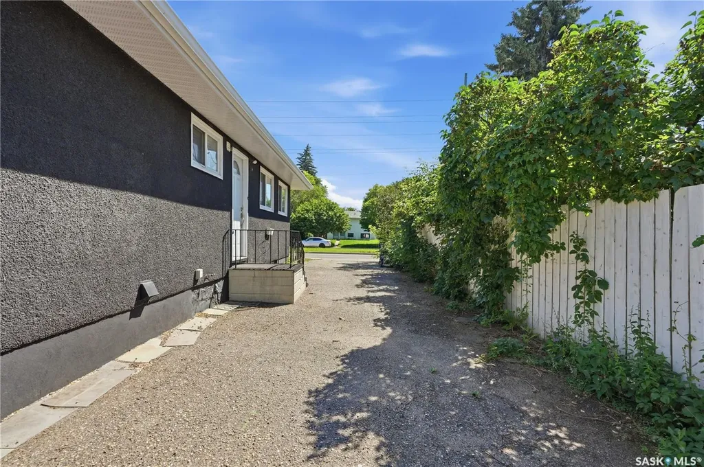 1308 Preston Avenue S Saskatoon SK S7H 2V4