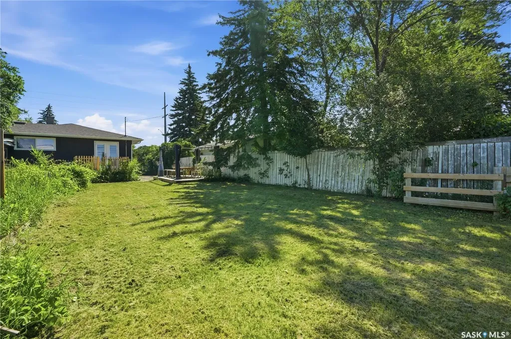 1308 Preston Avenue S Saskatoon SK S7H 2V4