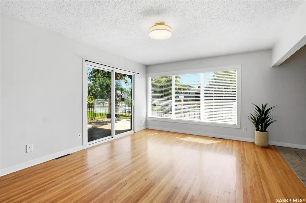 1308 Preston Avenue S Saskatoon SK S7H 2V4
