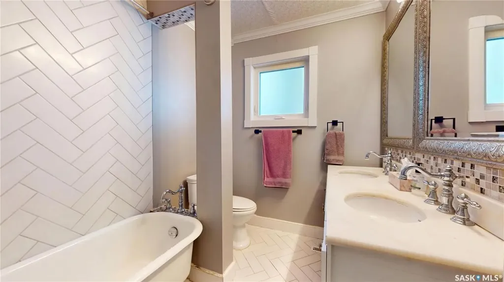 3054 Athol Street Regina SK S4S 1Y5