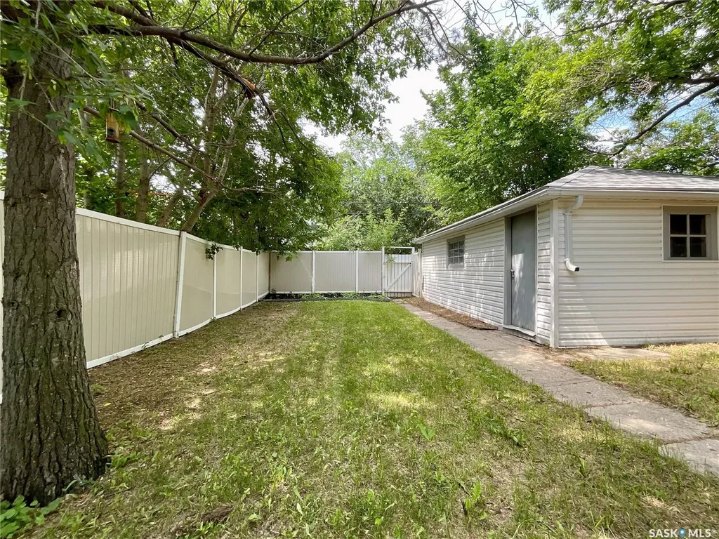 3054 Athol Street Regina SK S4S 1Y5