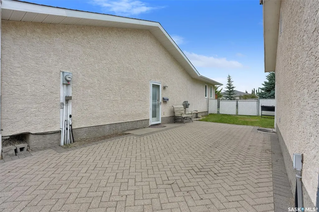 246/242 Westview Drive Balgonie SK S0G 0E0