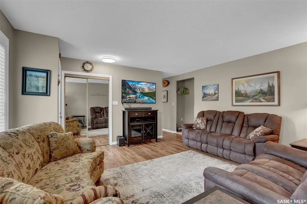 246/242 Westview Drive Balgonie SK S0G 0E0