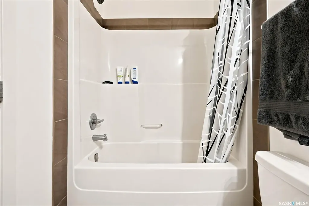 4533 Delhaye Way Regina SK S4W 0M2