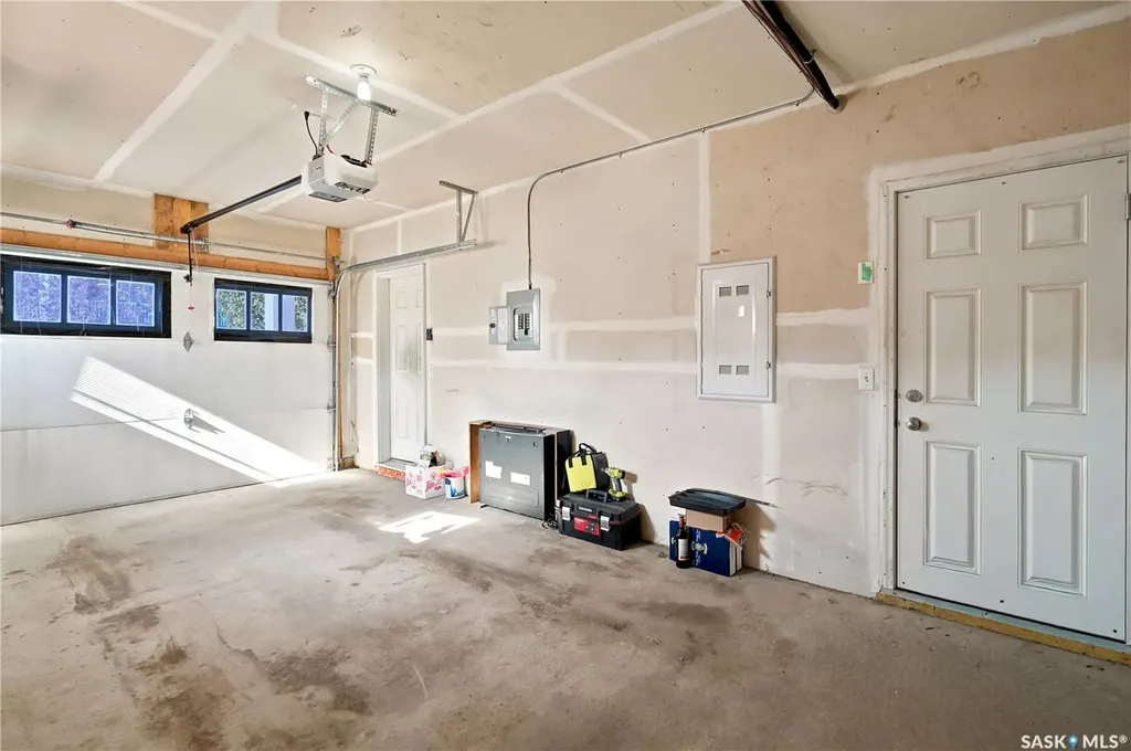 4533 Delhaye Way Regina SK S4W 0M2